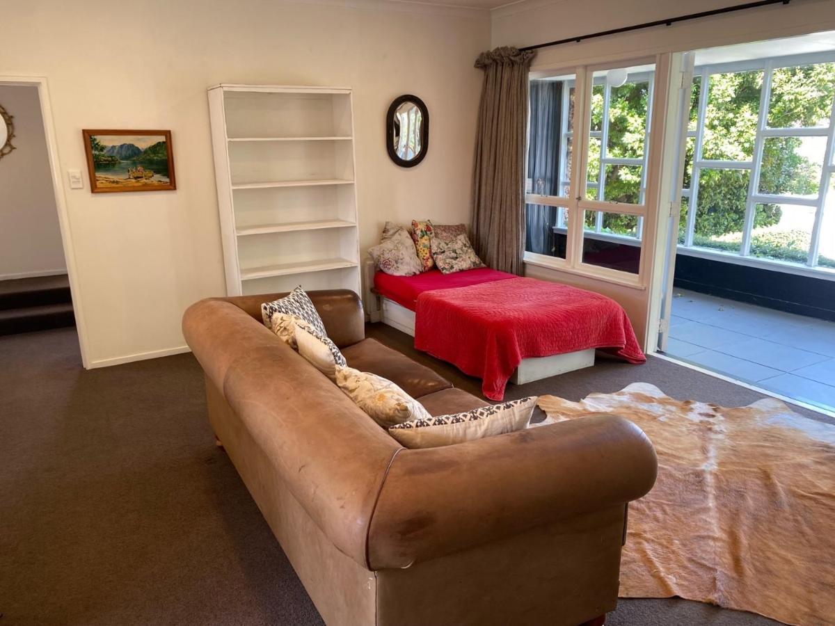 Hpg Villa Formerly Known As Pipi Hotel Havelock North Exterior photo