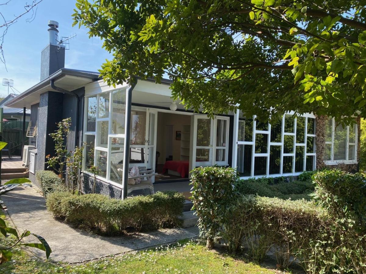 Hpg Villa Formerly Known As Pipi Hotel Havelock North Exterior photo